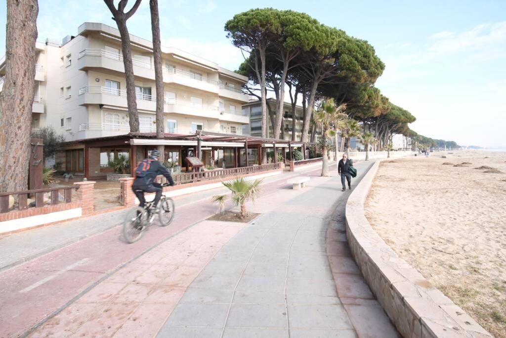 Apartamento frente al mar en Cambrils Exterior foto