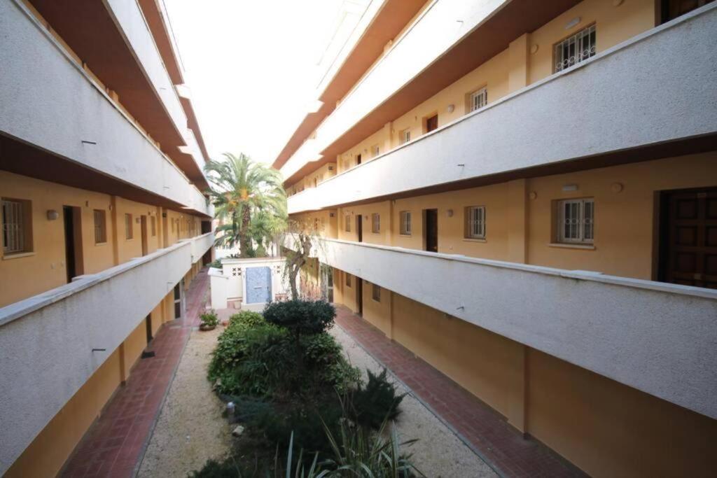 Apartamento frente al mar en Cambrils Exterior foto