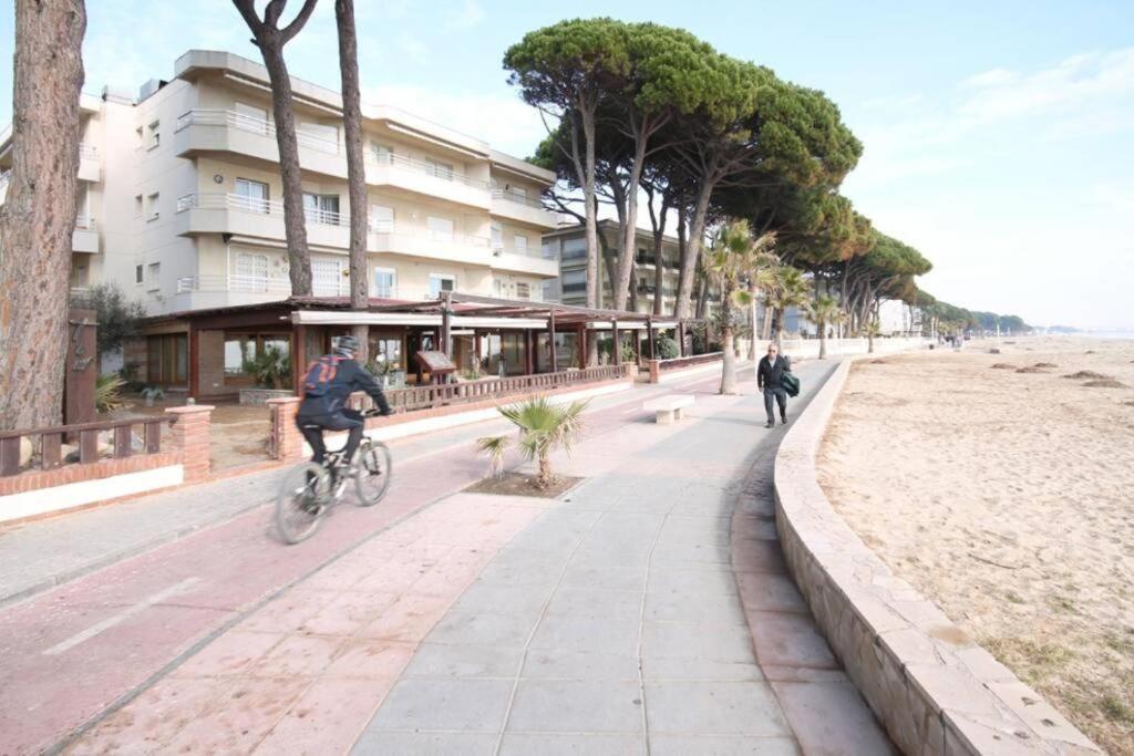 Apartamento frente al mar en Cambrils Exterior foto